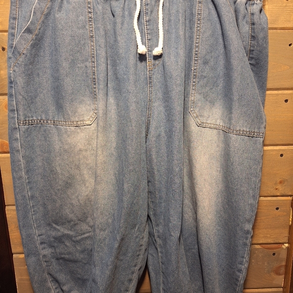 Capris - Picture 9 of 9